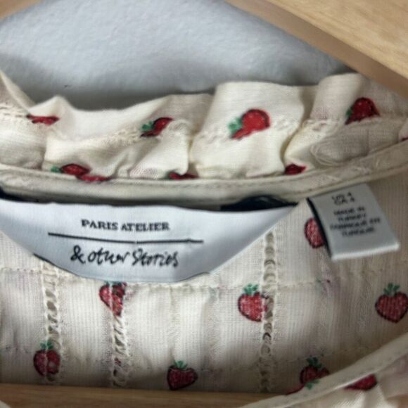 & Other Stories STAWBERRY PRINT RUFFLED COLLAR BLOUSE - Picture 5 of 9